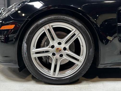 2018 Porsche Panamera 4