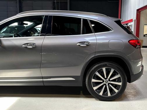 2021 Mercedes-Benz GLA 250 Base 4MATIC