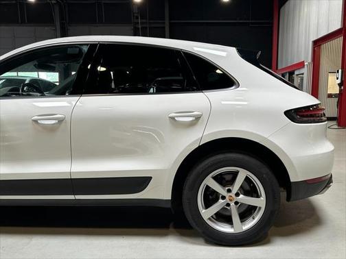 2021 Porsche Macan Base