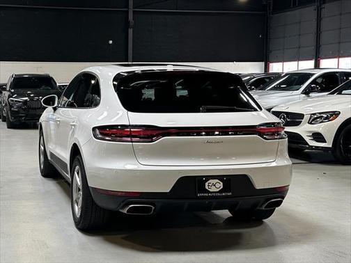 2021 Porsche Macan Base