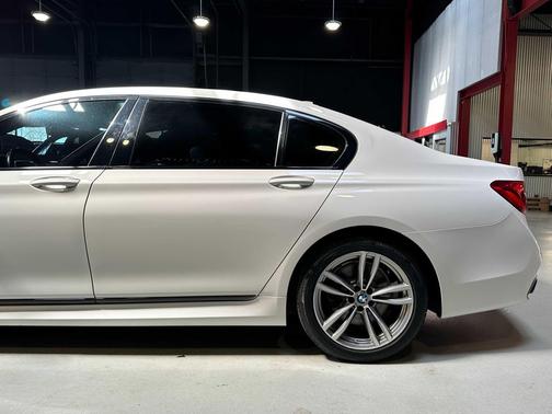 Alpine White 2017 BMW 740 xDrive