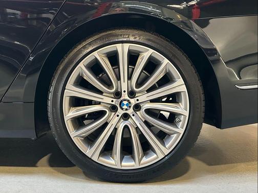 2016 BMW 750 i xDrive