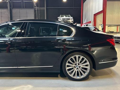 2016 BMW 750 i xDrive
