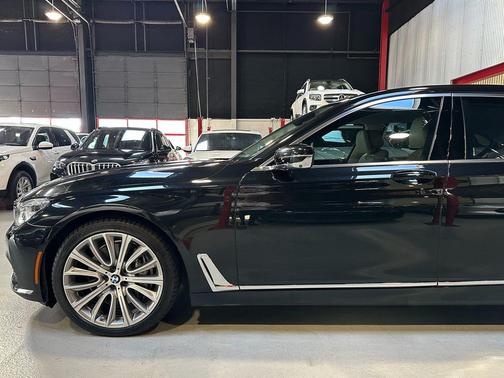 2016 BMW 750 i xDrive