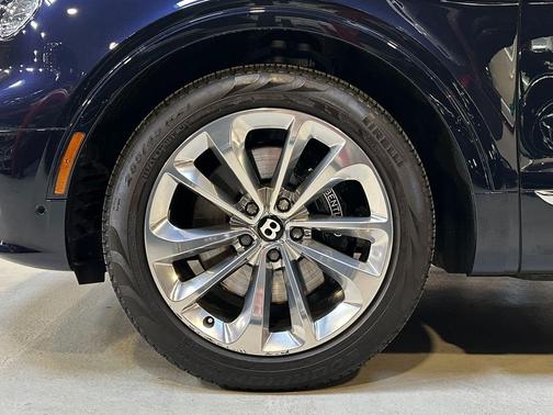 2021 Bentley Bentayga Hybrid AWD