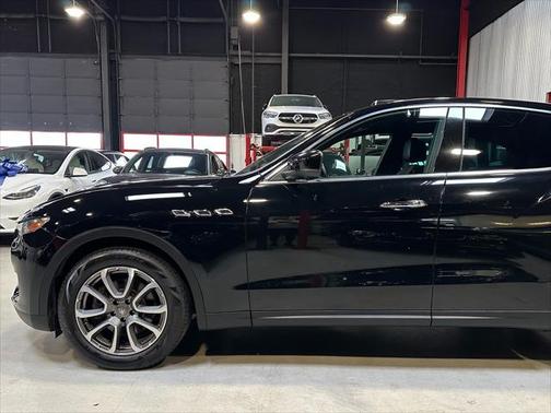 2017 Maserati Levante Base
