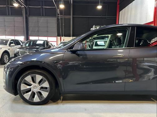 2024 Tesla Model Y Long Range Dual Motor All-Wheel Drive