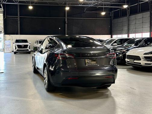 2024 Tesla Model Y Long Range Dual Motor All-Wheel Drive