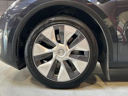2024 Tesla Model Y Long Range Dual Motor All-Wheel Drive