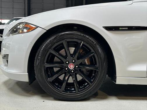 2017 Jaguar XJ XJ R-Sport