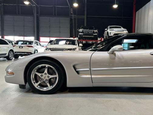 2000 Chevrolet Corvette Base