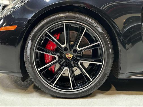 Jet Black Metallic 2020 Porsche Panamera GTS