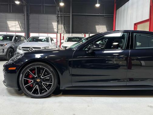 Jet Black Metallic 2020 Porsche Panamera GTS