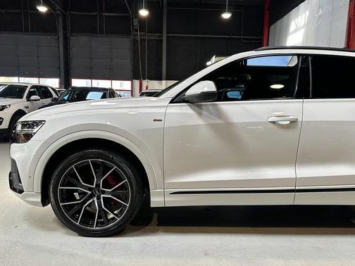 2021 Audi Q8 55 Premium Plus