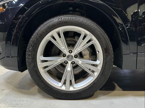 2019 Audi Q8 3.0T Premium Plus