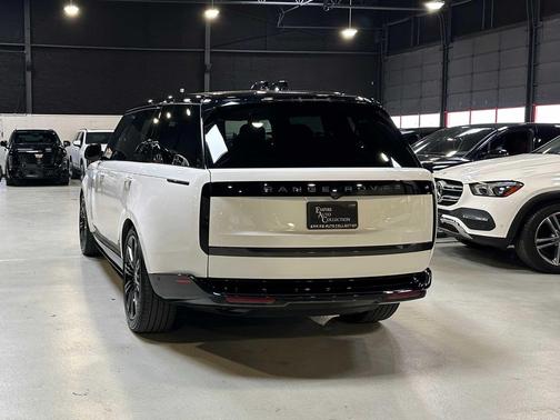 WHITE 2025 Land Rover Range Rover P400 SE 7 Seat