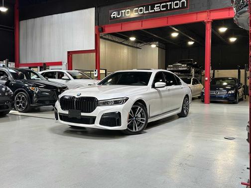 Mineral White Metallic 2021 BMW 750 i xDrive
