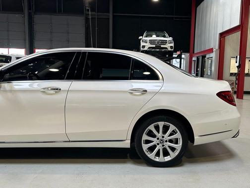 2017 Mercedes-Benz E-Class 4MATIC