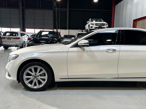 2017 Mercedes-Benz E-Class 4MATIC