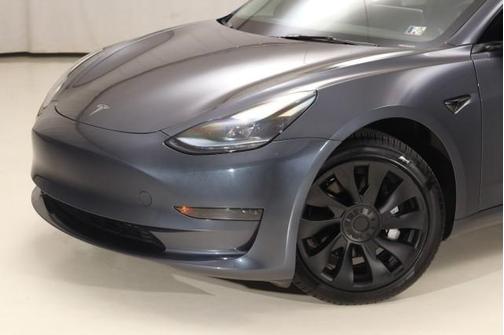 2023 Tesla Model 3 Standard Range
