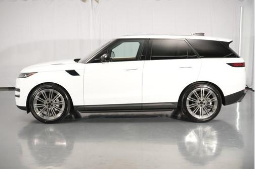 Fuji White 2023 Land Rover Range Rover Sport SE