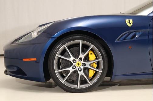 2014 Ferrari California Base