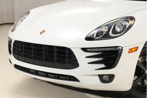 2017 Porsche Macan Base