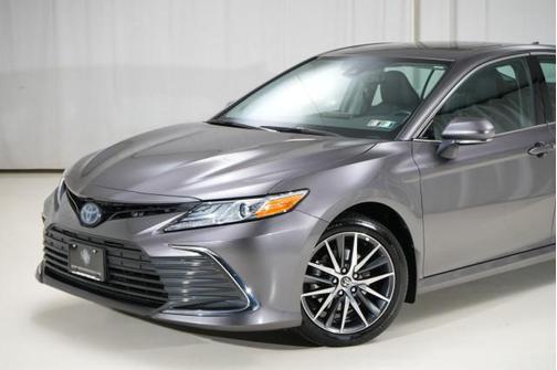 2022 Toyota Camry Hybrid XLE