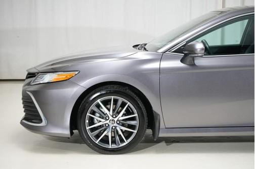 2022 Toyota Camry Hybrid XLE