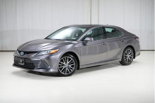 2022 Toyota Camry Hybrid XLE