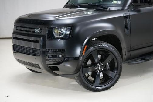 2023 Land Rover Defender 110 V8