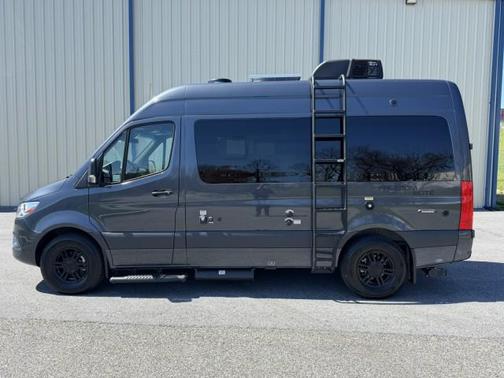 2022 Mercedes-Benz Sprinter 2500 Standard Roof