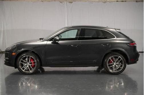 2022 Porsche Macan T