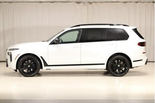 2023 BMW X7 M60i