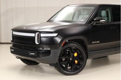 2023 Rivian R1S Adventure