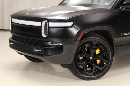 2023 Rivian R1S Adventure