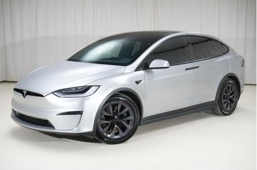 2023 Tesla Model X 7-PASSENGER SILVER WRAP