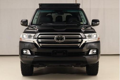 2016 Toyota Land Cruiser Base