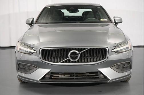 Osmium Grey Metallic 2019 Volvo S60 T6 Momentum