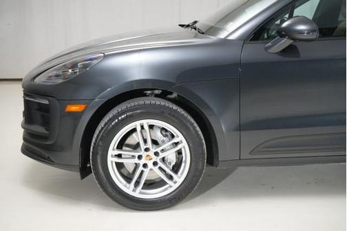2023 Porsche Macan AWD