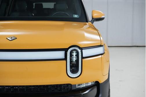 2023 Rivian R1S Adventure
