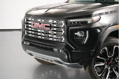 Onyx Black 2024 GMC Canyon Denali