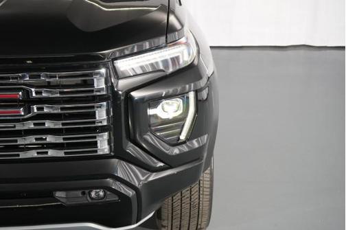 Onyx Black 2024 GMC Canyon Denali