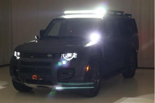 2023 Land Rover Defender 130 SE