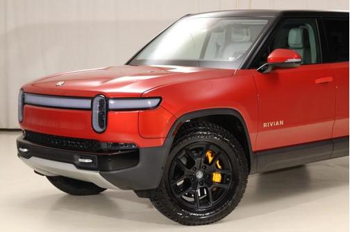 2023 Rivian R1S Adventure