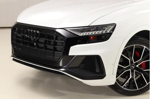 2023 Audi Q8 55 Premium Plus