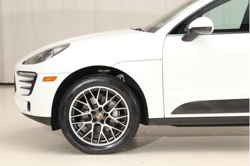 2017 Porsche Macan Base