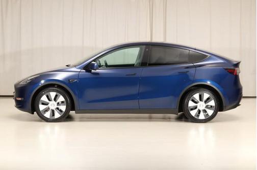 2022 Tesla Model Y Long Range Dual Motor All-Wheel Drive