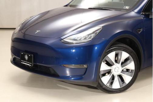 2022 Tesla Model Y Long Range Dual Motor All-Wheel Drive
