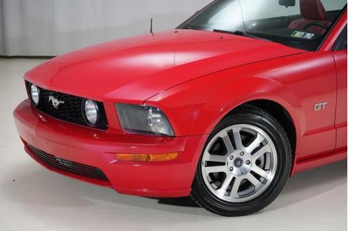 2005 Ford Mustang GT Premium